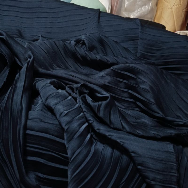 kain plisket - kain silk plisket - kain plisket silk - kain plisket polos - kain plisket butik