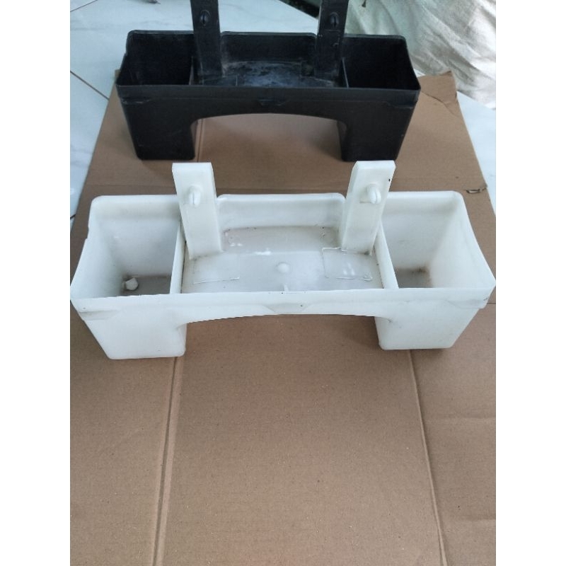 tampungan air belakang kulkas Sharp 2pintu..