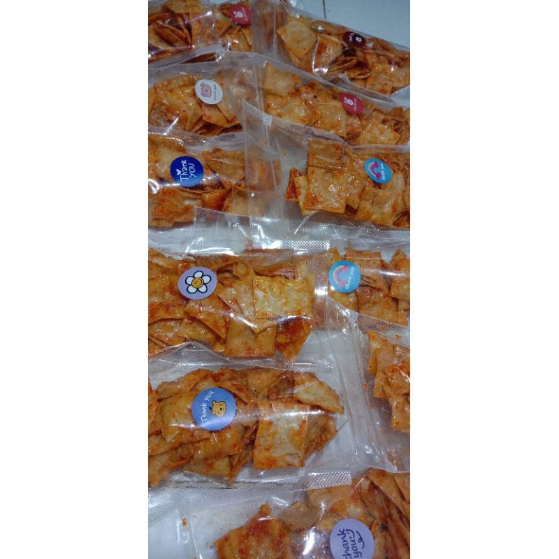 

keripik pangsit pedas manis