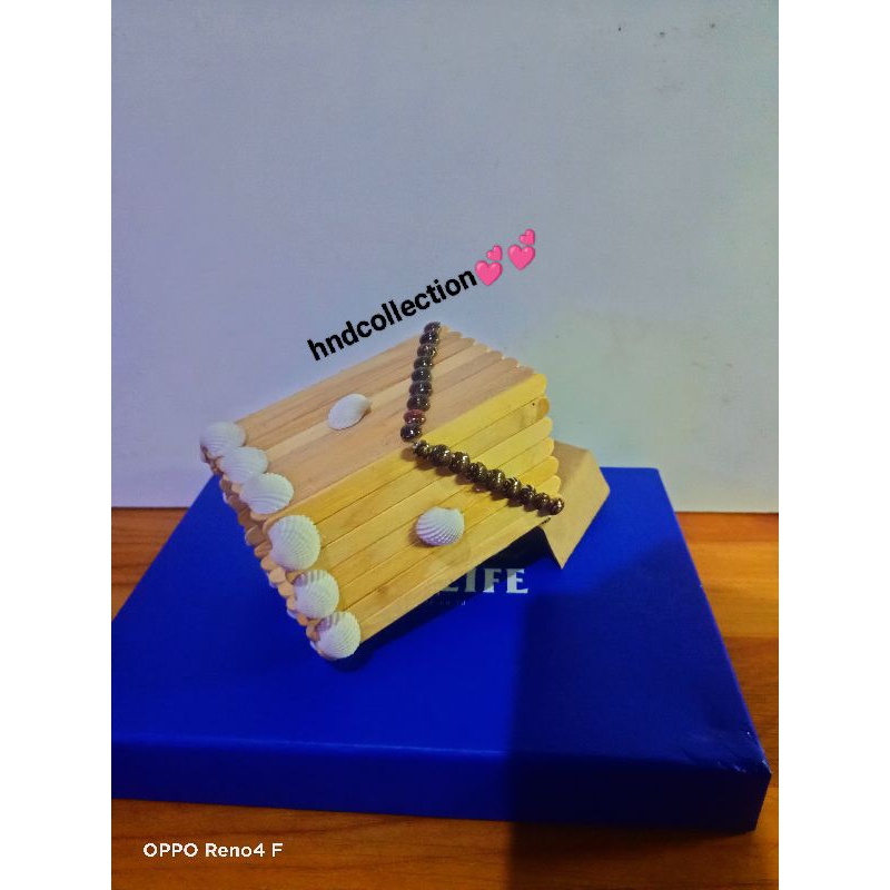 

tempat pensil/karajinan stik es krim/prakarya/tempat pensil unik