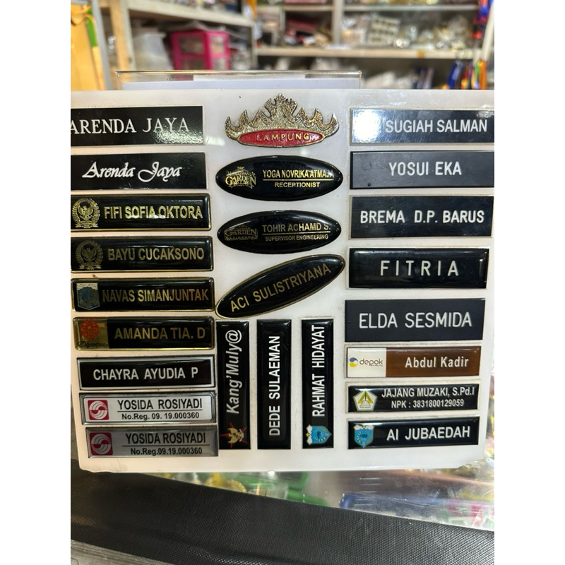 

name tag custom / name tag resin custom / name tag akrilik custom / nama dada custom