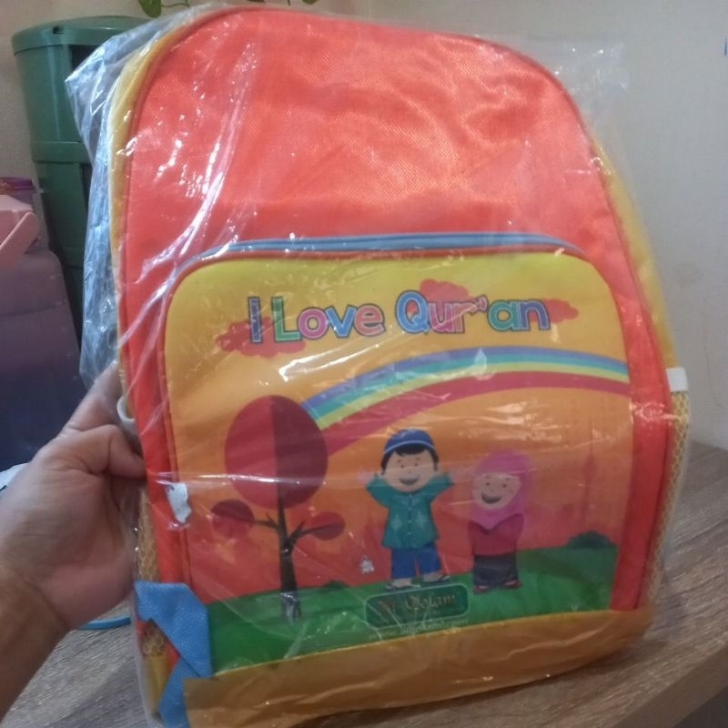 Tas anak Al Qolam MMKids mengaji