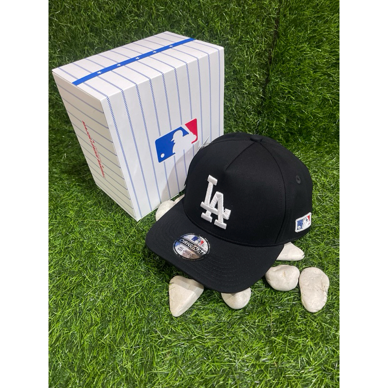 IDE CLOTHES Logo LA Putih Bahan Hitam Topi Premium MLB