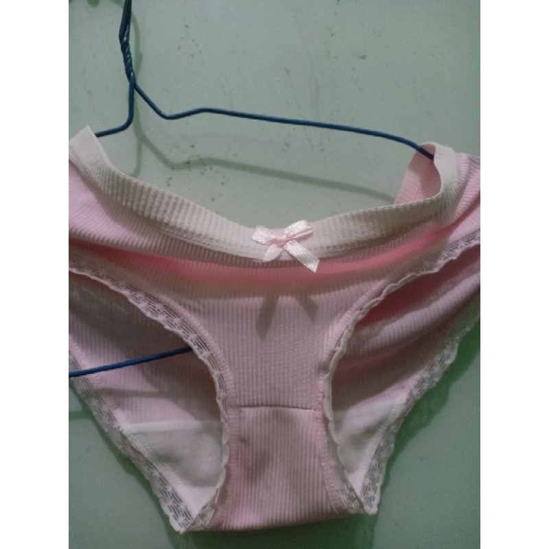 Celana Dalam Aroma Khas Wanita