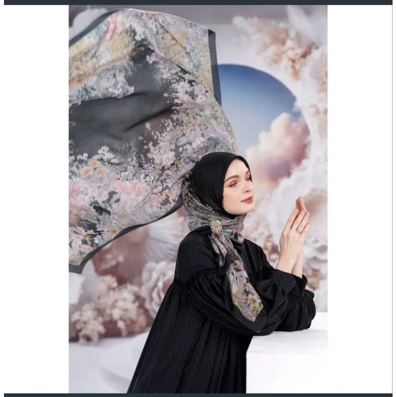 Champ de fleurs_ Black Iris_Buttonscarves