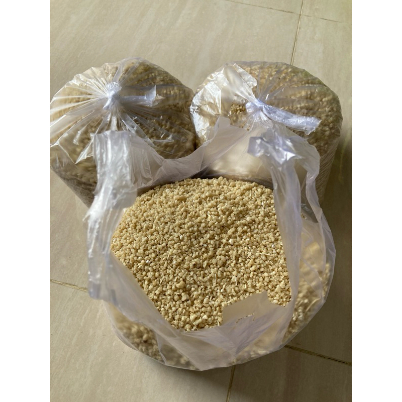 

Tiwul Mentah Asli Trenggalek/Karak Tiwul/Bahan Bakal Nasi Tiwul