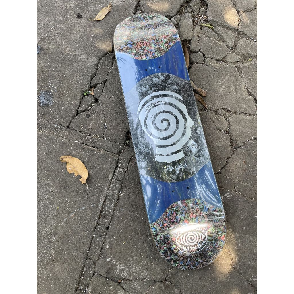 Madness Skateboard Deck VOICES R7 SLICK Size 8.125". Deck Skateboard. Deck Skateboard Impor. Papan S