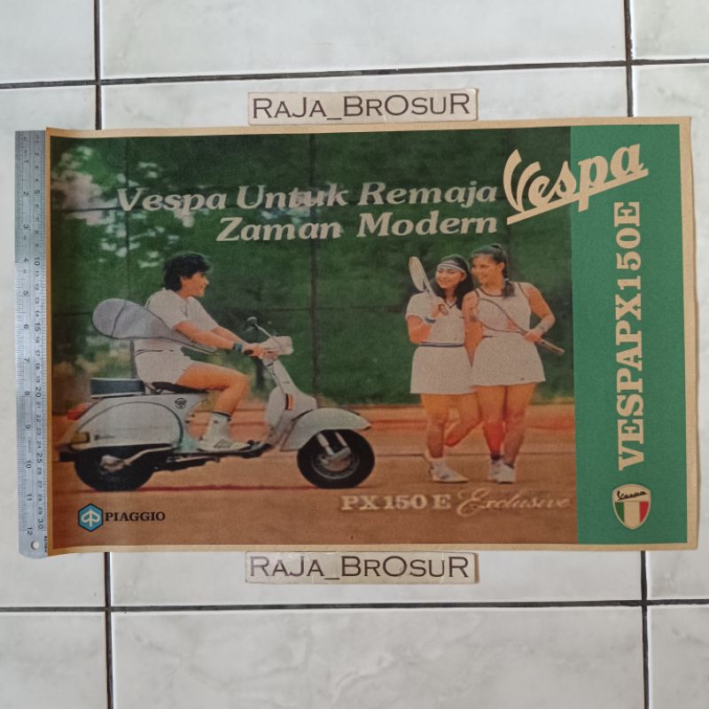 Poster brosur katalog iklan jumbo jadul lawas Piaggio Vespa PX150 E/PX 150 E/PX 150E/PX150E Exclusiv