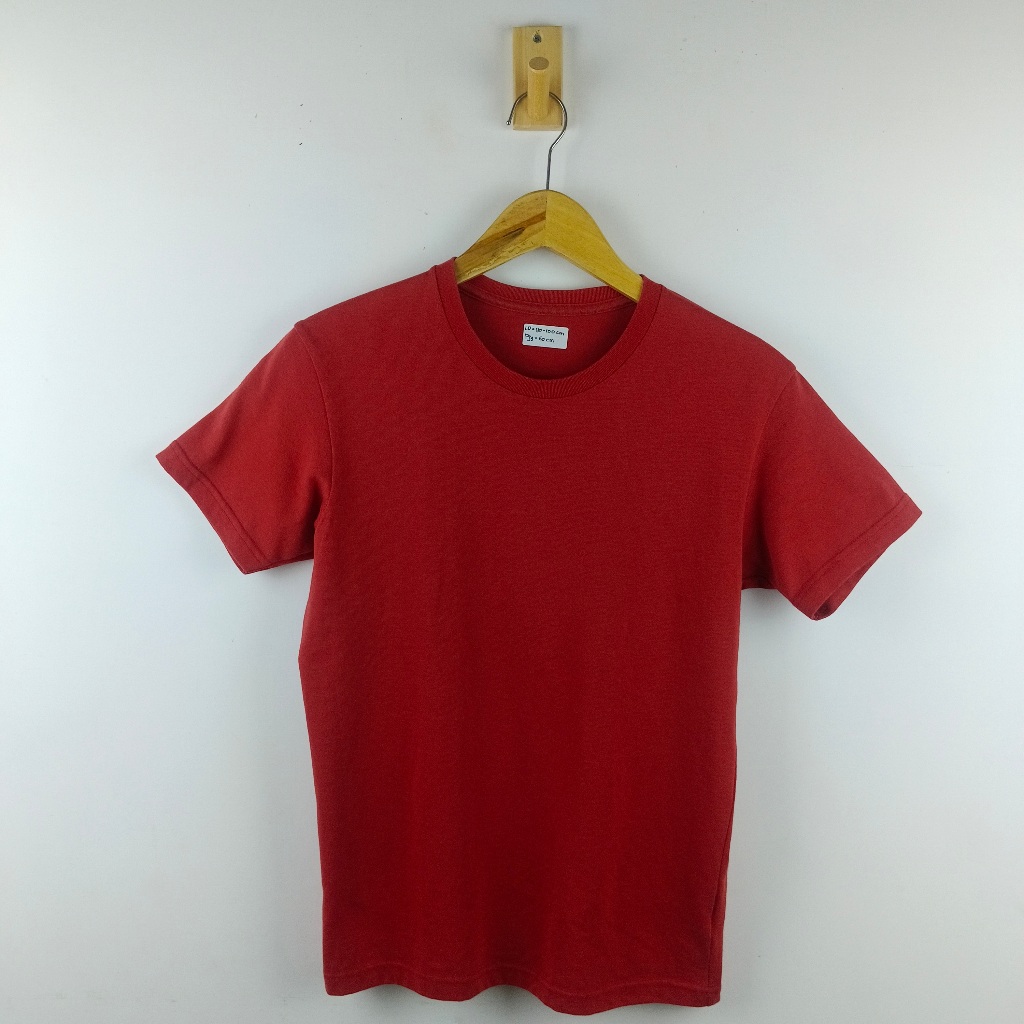 KAOS/ATASAN/WANITA/UNIQLO/MERAH/LENGAN PENDEK