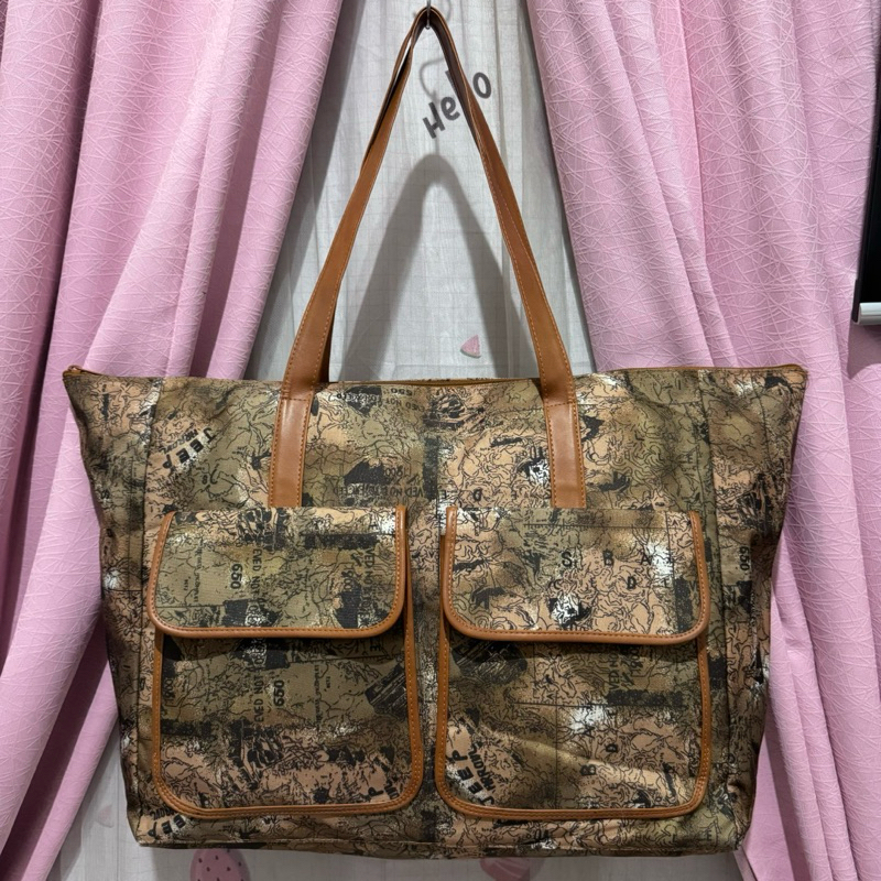 tas tote bag jumbo kanvas tebal. tas tote bag muat laptop. preloved