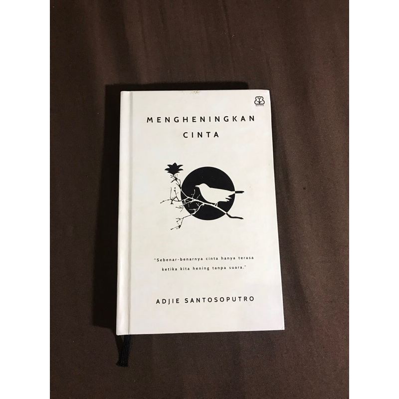 PRELOVED BUKU HARD COVER MENGHENINGKAN CINTA