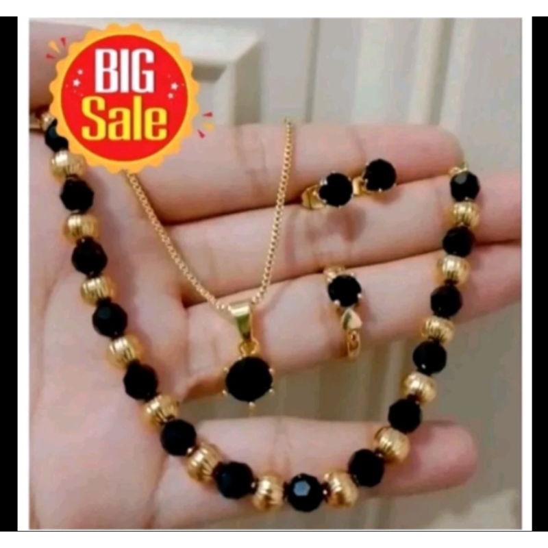 Set Perhiasan Wanita  Motif Kombinasi Hitam Gold Asli Titanium Tidak Berkarat