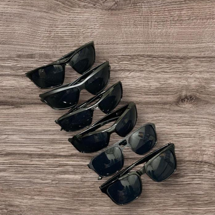 Kacamata Cowok Hitam