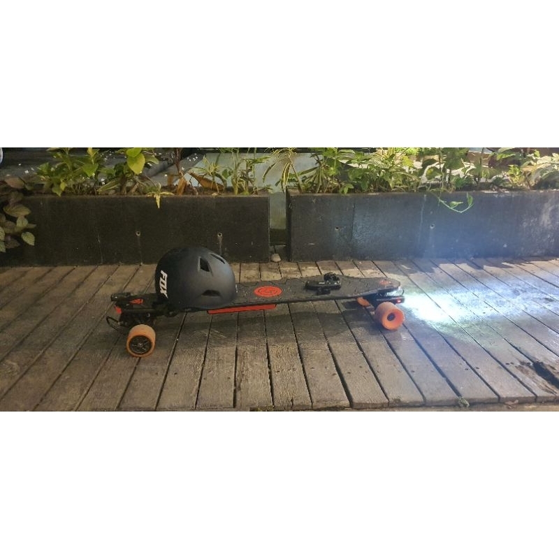 Skateboard elektrik