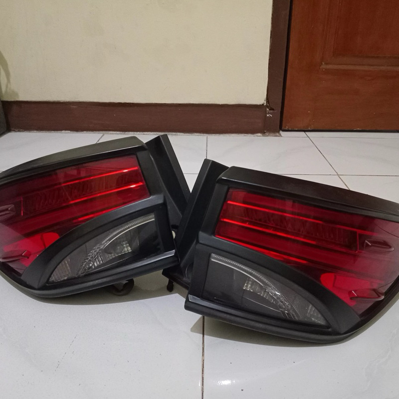 stoplamp fortuner vrz 2016-2019 original