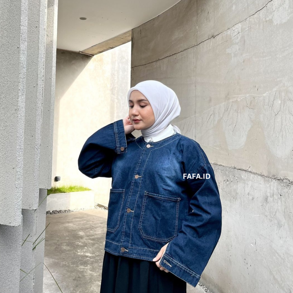 REI JAKET JEANS WANITA OVERSIZE SAKU DEPAN