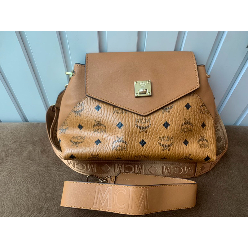 preloved sling MCM