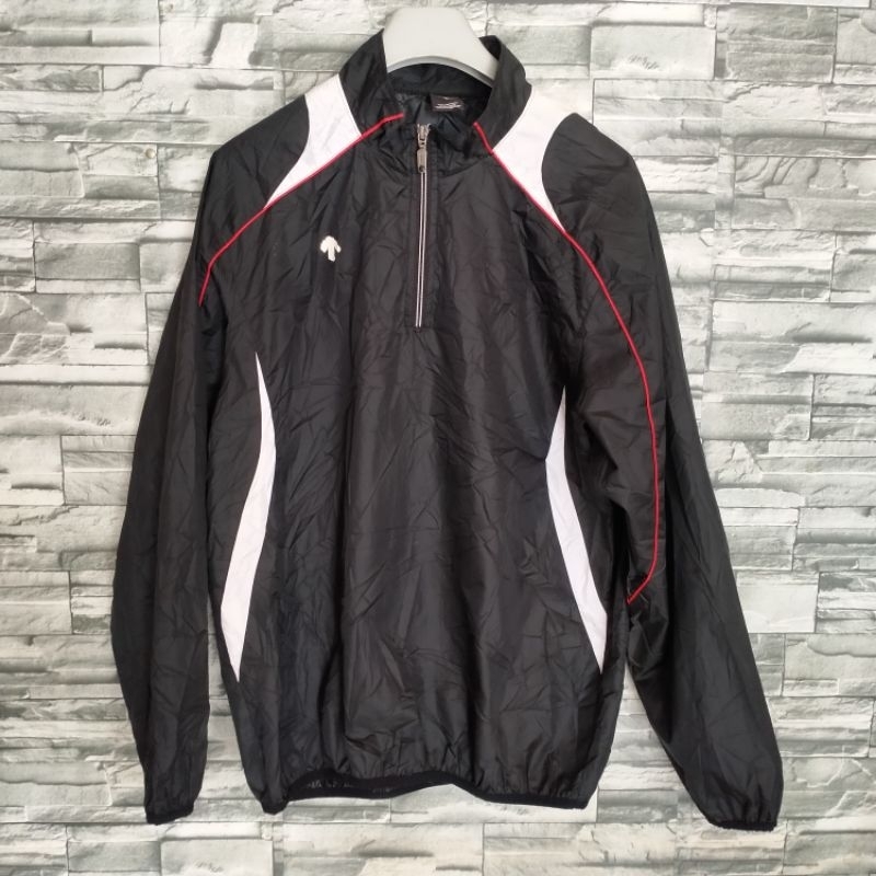 Jaket Olahraga ESCENTE. second