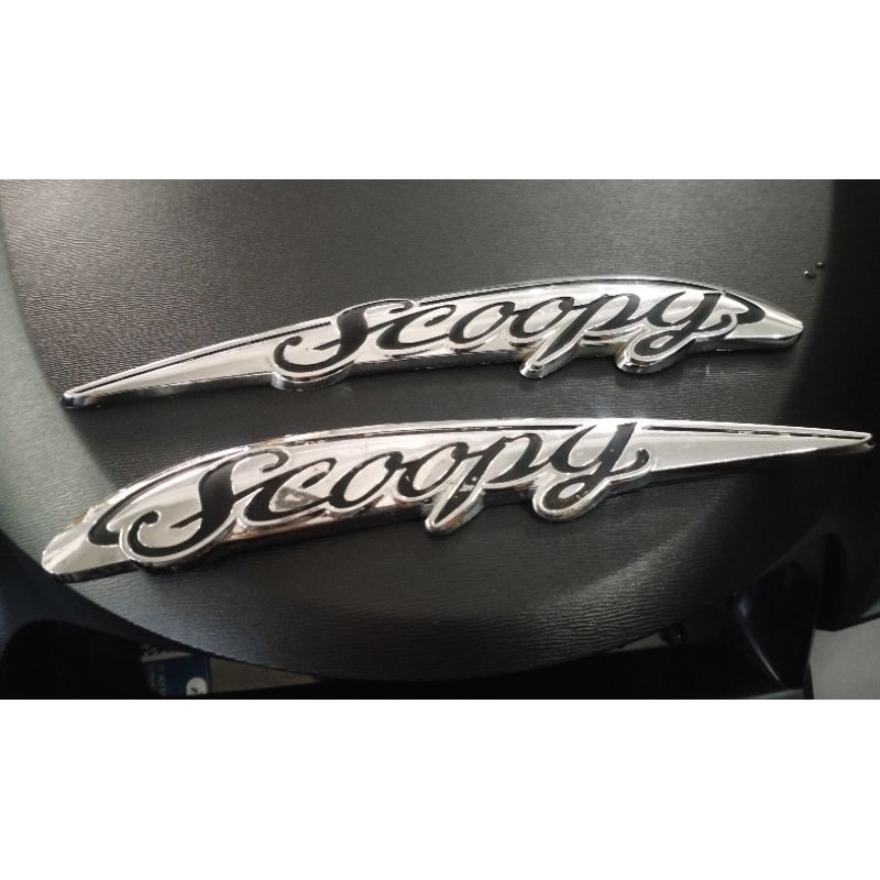 Emblem Scoopy karbu original