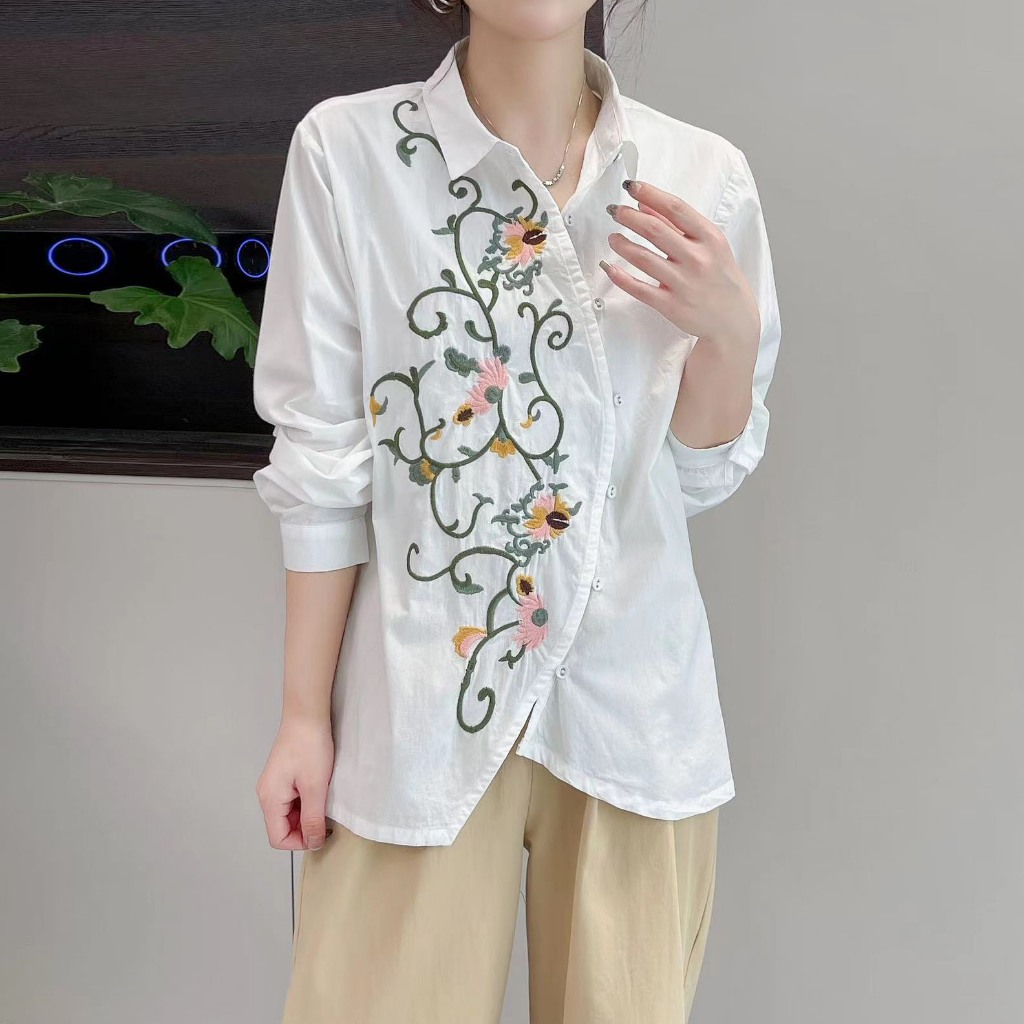 BLUS KEMEJA WANITA KATUN PUTIH PLACKET LANCIP SEBELAH BORDIR BUNGA LENGAN PANJANG KOREA IMPORT