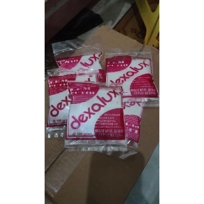 

Lem Kayu Putih Dexalux 100gram