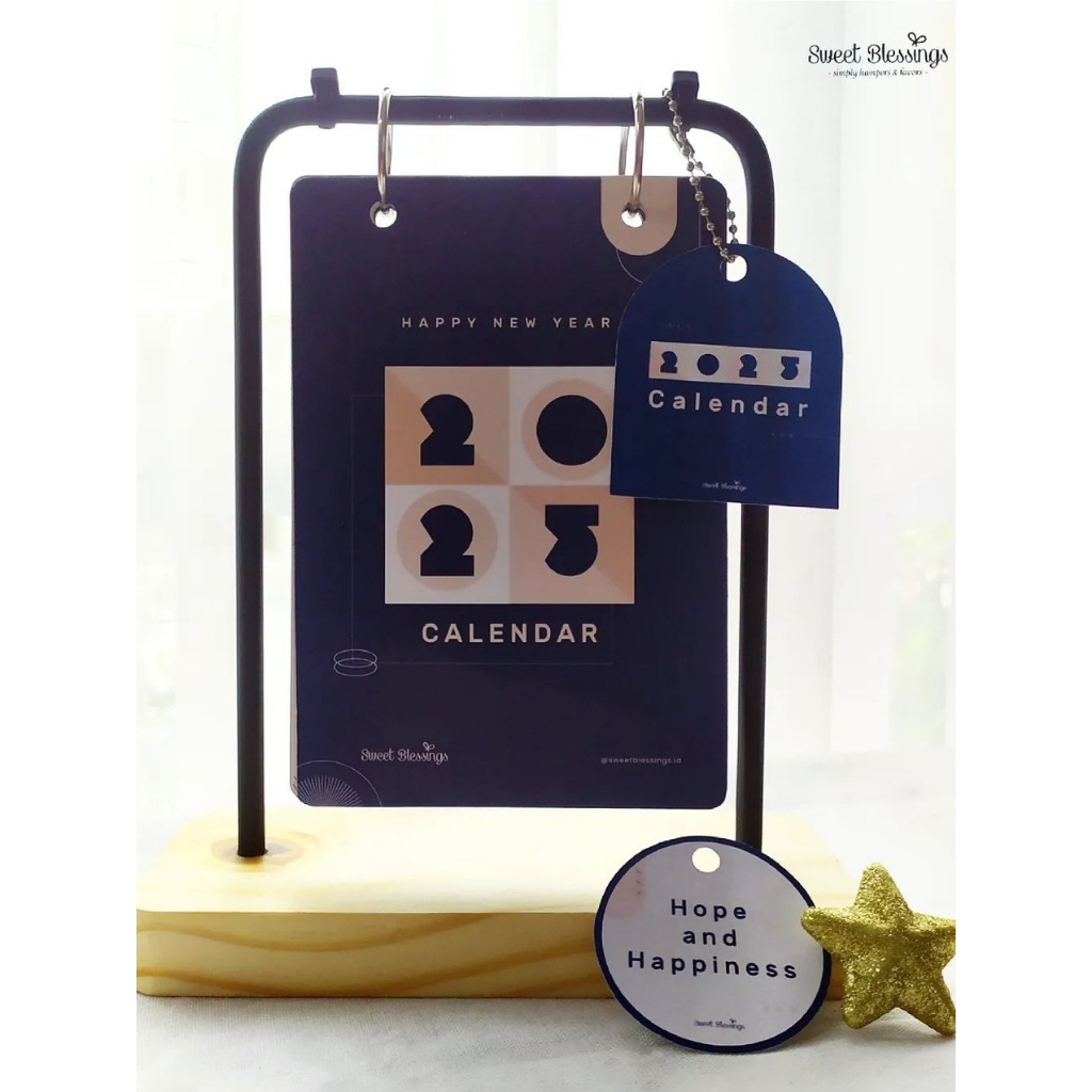 

2025 Kalender Aesthetic Calendar Meja Hampers Natal Christmas Hampers