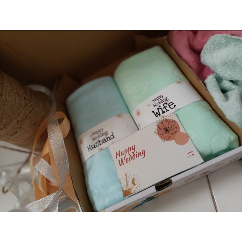Kado Pernikahan / Hampers Nikah Handuk Couple