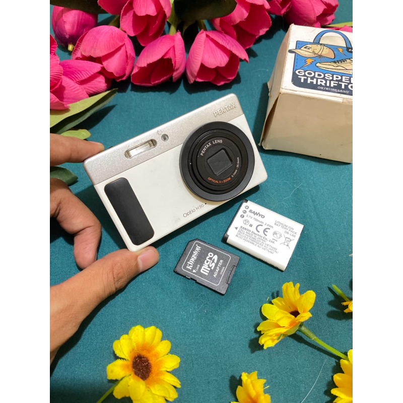 Camera Digital Pentax Optio H90 Black White series 12.1 MegaPixels 5x Optical Zoom (Minus Lens error