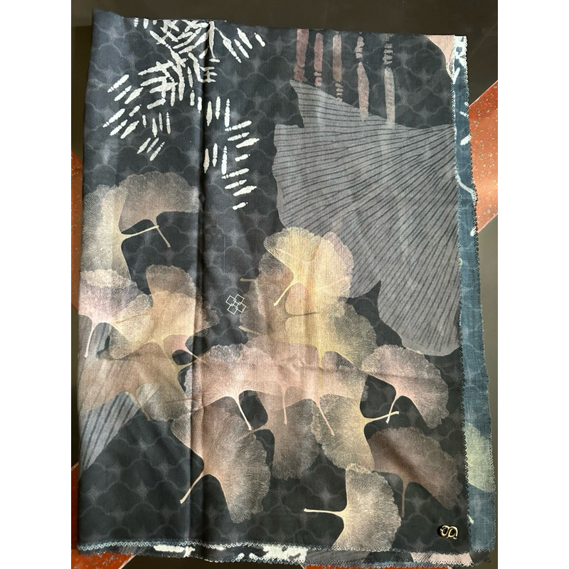 Buttonscarves RARE Ginko series - Black Sesame