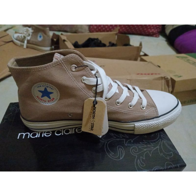 sepatu North Star