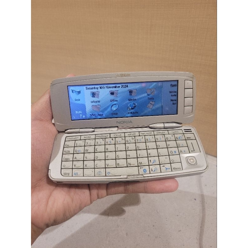 NOKIA 9300 COMMUNICATOR