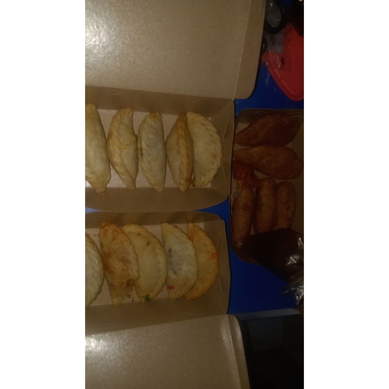 

Frozen Cireng Isi Ayam Suwir Original (Jumbo)