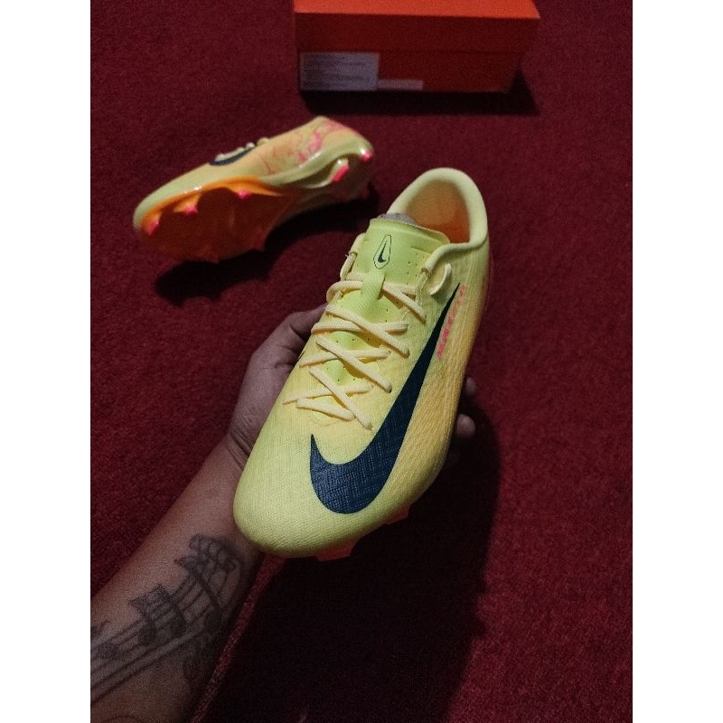 Sepatu bola Nike Vapor 16 Academy FG yellow strike
