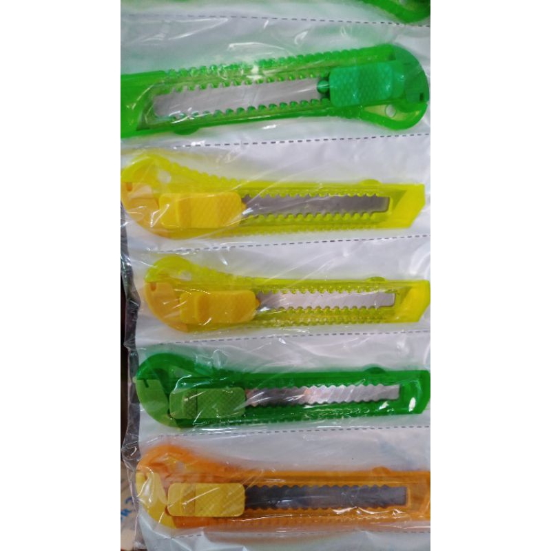 

PISAU CUTTER PLASTIK BESAR