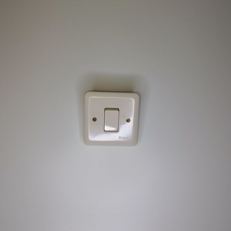 Saklar Lampu Broco / Saklar Listrik / Saklar Engkel Inbow&Outbow / Saklar Seri Inbow&Outbow