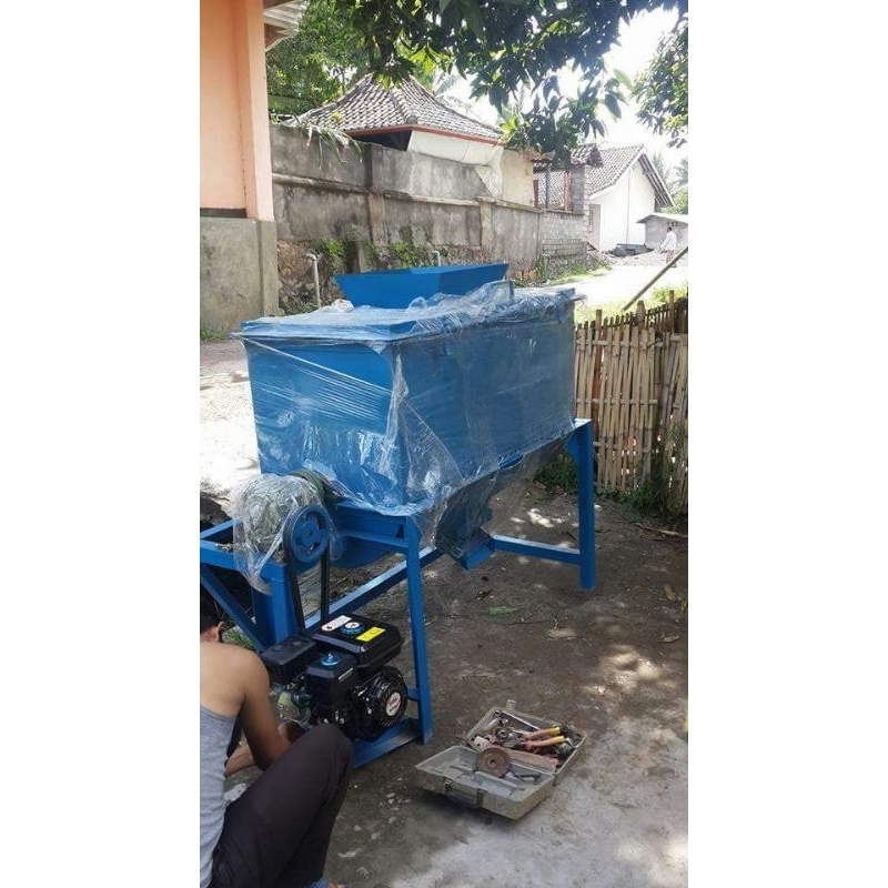 Mixer pakan ternak kapasitas 200 kg