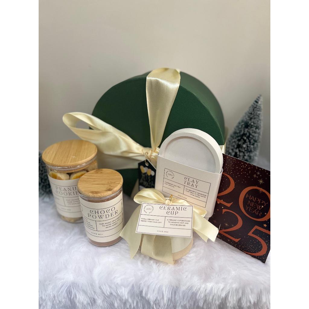 

FESTIVE - NEW YEAR HAMPERS / HAMPERS TAHUN BARU
