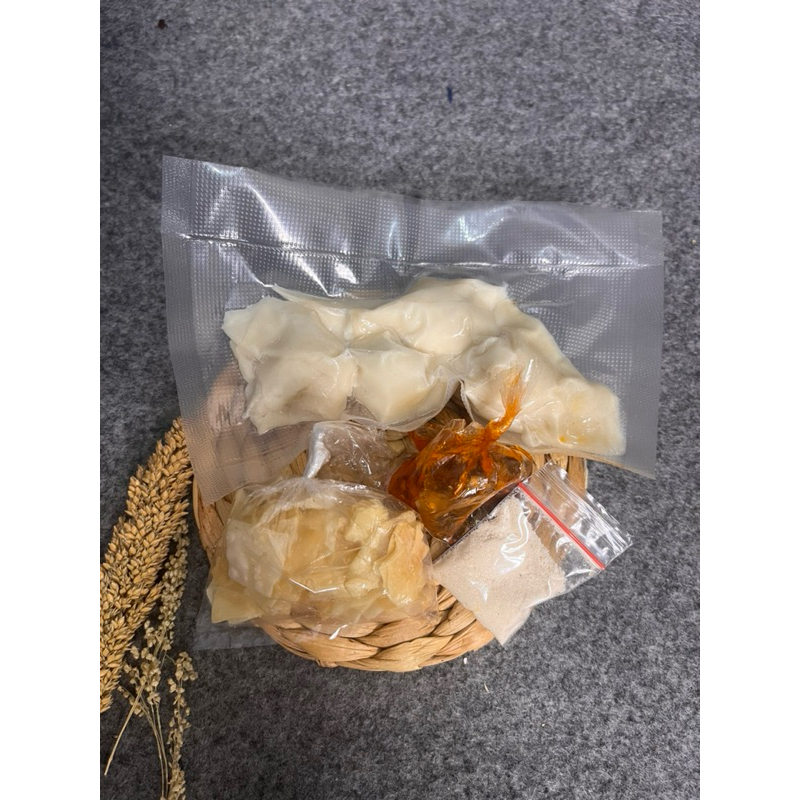 

WONTON KUAH CHILI OIL isi 4/pangsit ayam pedas/HOTE BITE SNACK