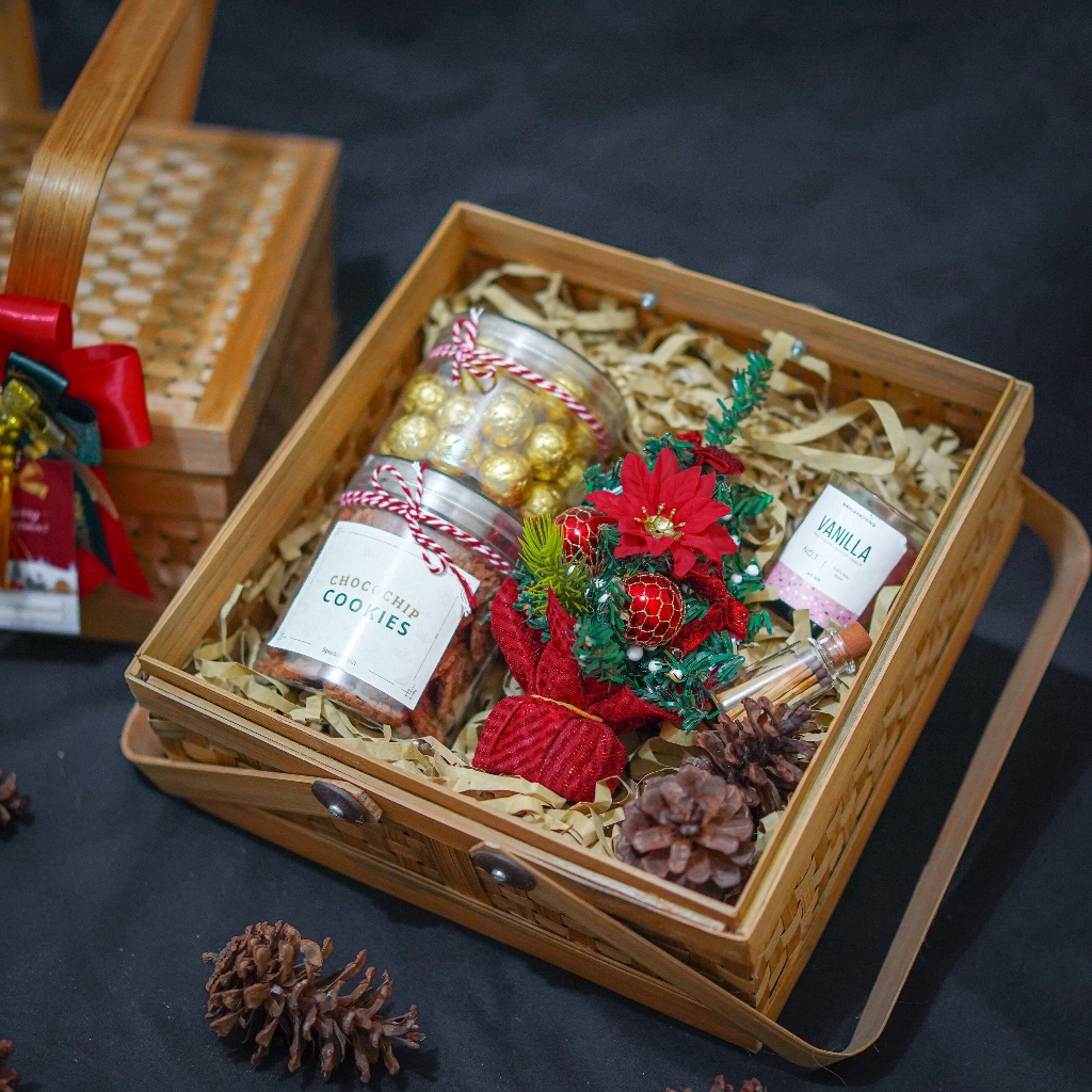 

SERENA Hampers Merry Chrismas Mewah / Parsel Natal aestetic/ Chrismas Gift Box Premium / Hadiah Xmas cookies / Parcel Natal Keranjang Unik