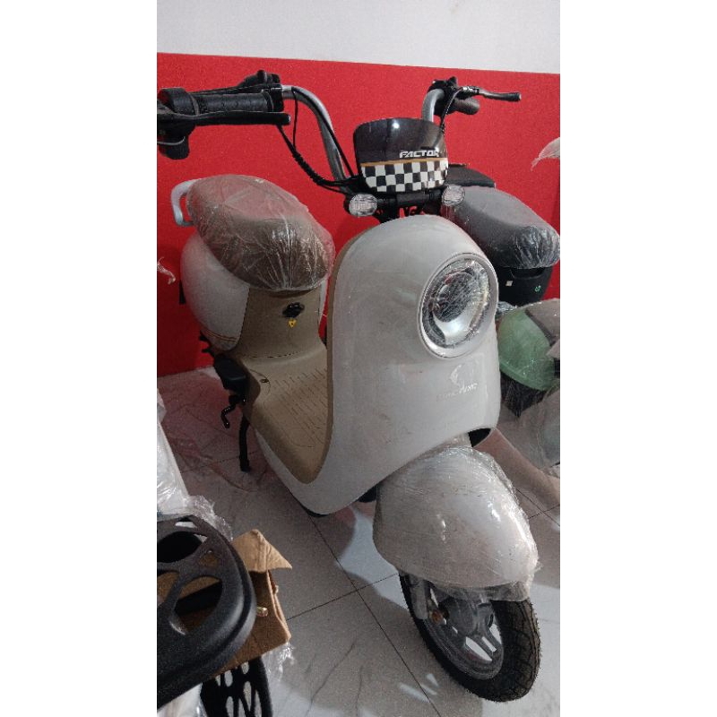 Sepeda Listrik Factor FC 817 - Sepeda Listrik dengan Kapasitas Baterai 576 Wh
