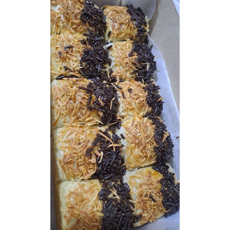 

bolen pisang coklat keju