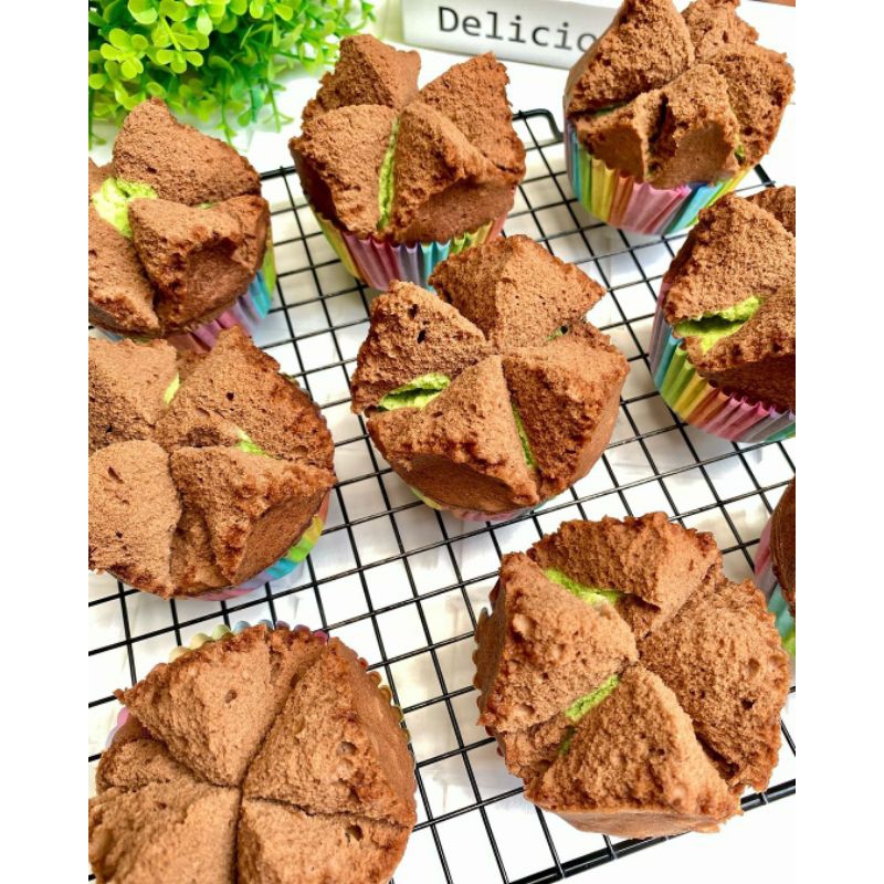 

Bolu Kukus Mekar / Kue Basah / Kue Bolu Kukus