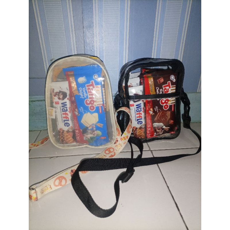 

TANGO WAFFLE & WAFER X JKT48 FREE TAS PVC!!