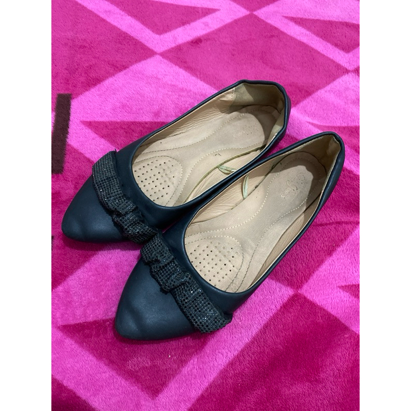 Sepatu Flatshoes Kerja Wanita Hitam St. Yves/ Preloved