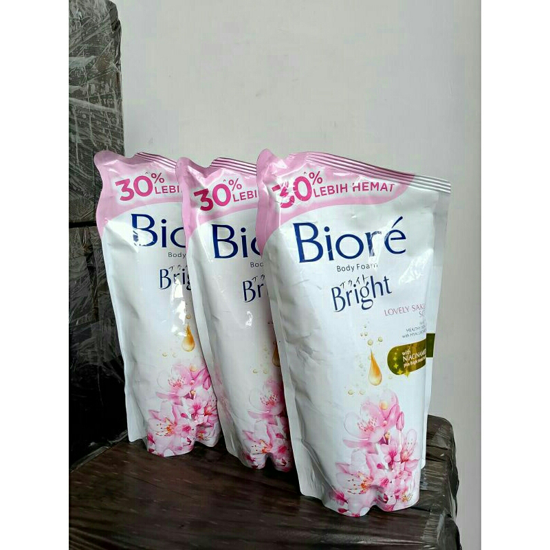 Biore Body wash Lovely Sakura 800ml