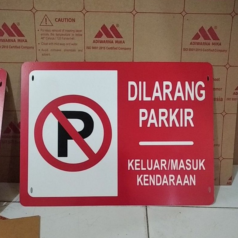 

KODE Q1Q Dilarang Parkir Jalur Keluar Masuk Kendaraan Sign In Rambu Acrylik Stiker Cut