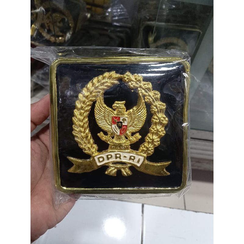 Emblem Plat Mobil DPR - RI