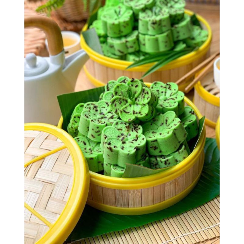 

Bolu Kukus Mesis / Kue Basah / Bolu Kukus