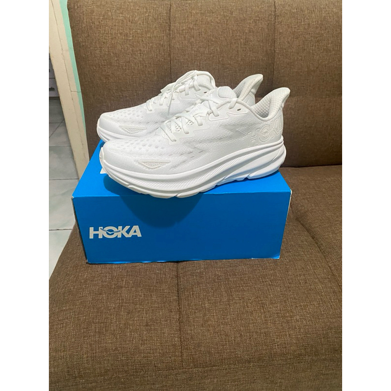 Clifton Hoka New in box size 40