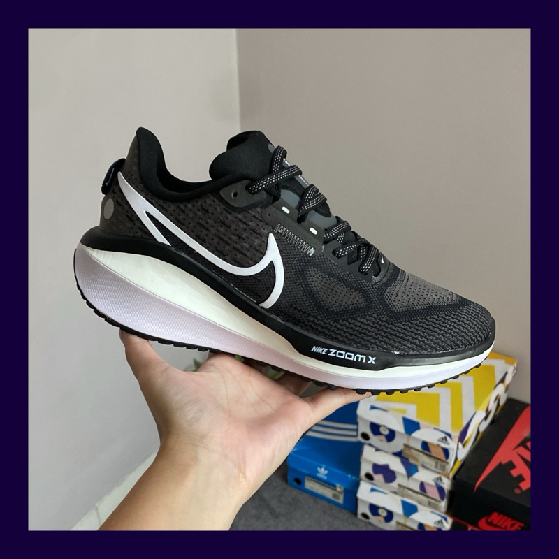 NIKE AIR ZOOM VOMERO 17 BLACK WHITE